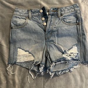 Worn Once Rollas Jean Shorts
